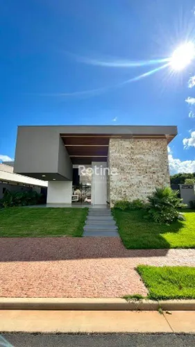 Casa em Condomínio Fechado 3 suítes com Varanda Gourmet Uberlândia/MG