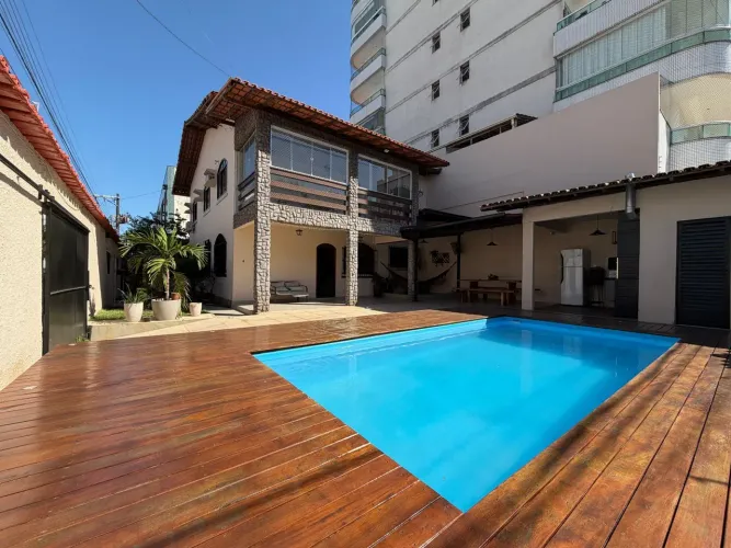 Casa 5 quartos com piscina e área gourmet em Jardim Camburi - Sol da manhã