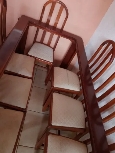 Sala jantar 8 cadeiras+ espelhado com tipo vidro grosso fumê e detalhes