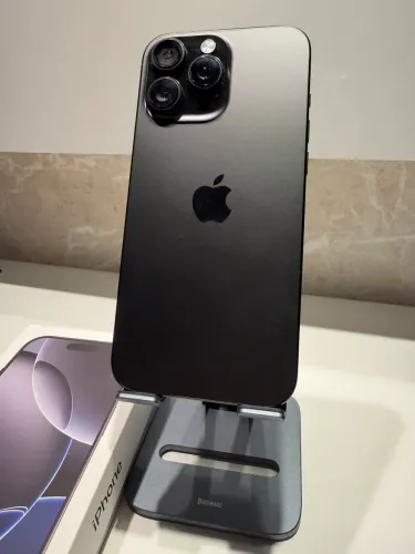 iPhone 16 Pro Max 256 Gb, + entrada chip Físico impecável grafite