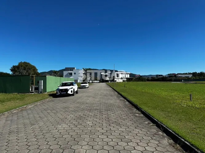 Terreno à venda, Condomínio Fechado Aqualina Lake Club