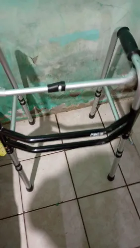 Vendo um andador novo