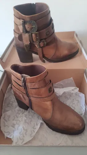 Bota femenina de couro n°38