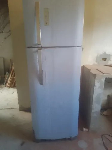 Vendo geladeira Brastemp..