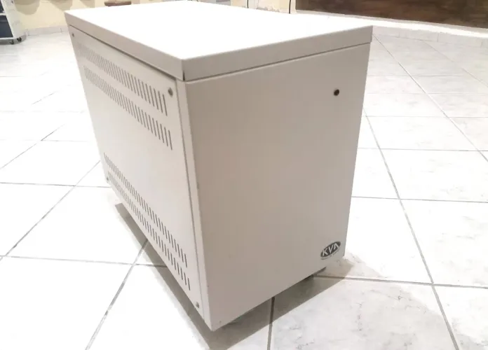 Estabilizador e transformador de tensão industrial KVA - 220v para 110v <br>