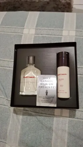 Vendo Kit perfume Portinari com desodorante corporal, faço entrega.