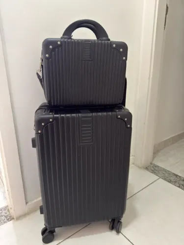 Mala de viagem preta + Frasqueira