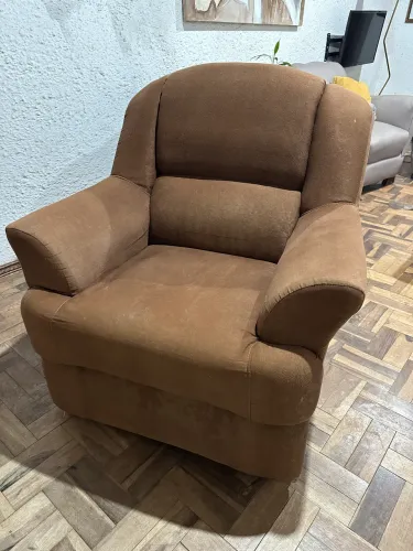 Poltrona marrom 