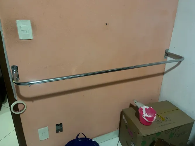 Arara de ferro para colocar roupa 
