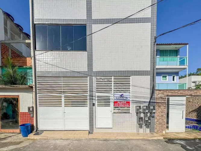 Apartamento com 02 quartos em Jacuacanga em Angra