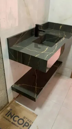 Vendo pia de porcelanato e prateleira 