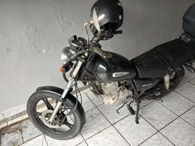 Suzuki intruder