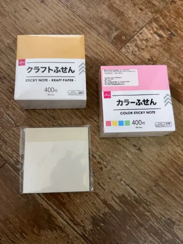 Kit Papelaria com 3 Blocos de post its - Total 850 folhas autocolantes novas!