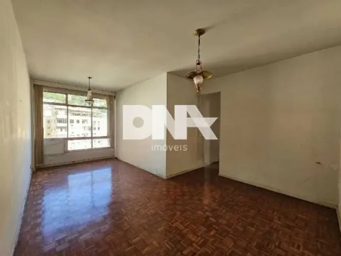 Apartamento : / Residencial / Humaitá