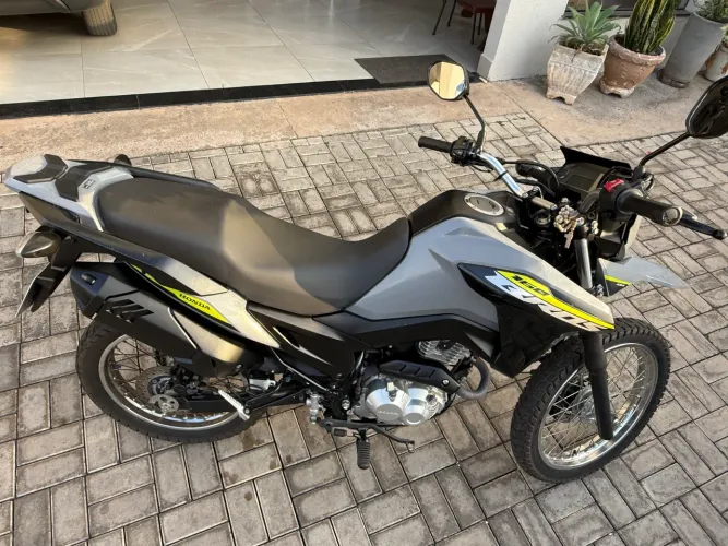 Vendo moto Bross 2024/25 único dono