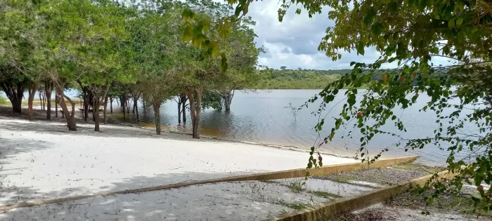 Vendo sitio na beira do rio
