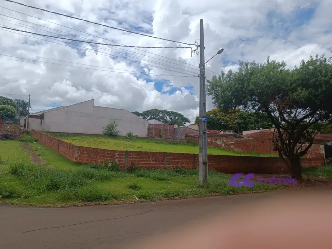 Terreno 623,84 m² à Venda no Parque Residencial Patrícia, Maringá - PR