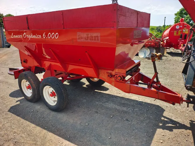Careta calcariadeira adubadeira 6000kg trator