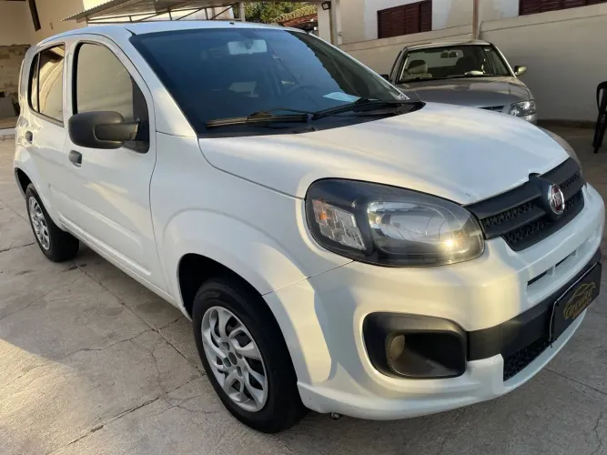 Fiat Uno Attractive 1.0 EVO Fire Flex 8V 5P 2020