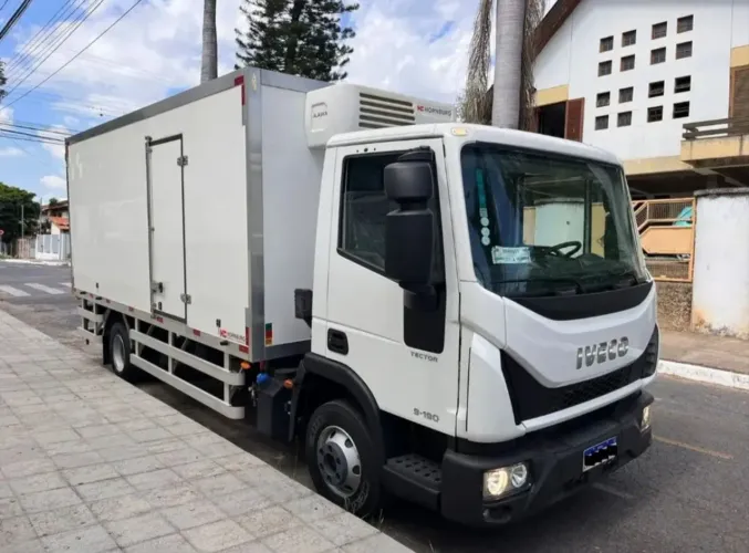 Vendo caminhão 