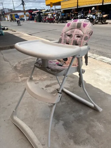 Vende-se cadeirinha de alimentação