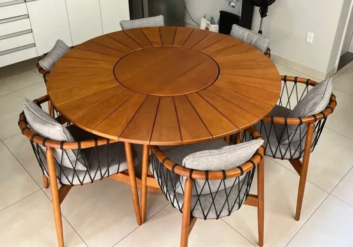 Mesa Madeira Tauari Redonda 151 cm com Tampo Giratório + 6 Cadeiras