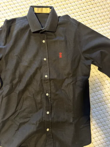 Camisa em linho Pretao