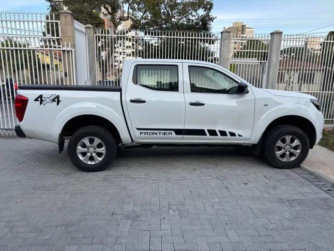 Nissan Frontier S CD 4X4 2.3 TB Diesel Mec. 2021