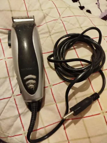 Máquina de cortar cabelo R$50,