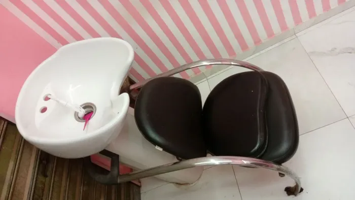 Lavatório de porcelana salão de beleza