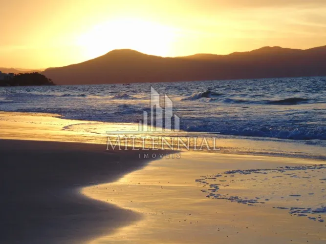 Sobrado Frente Mar