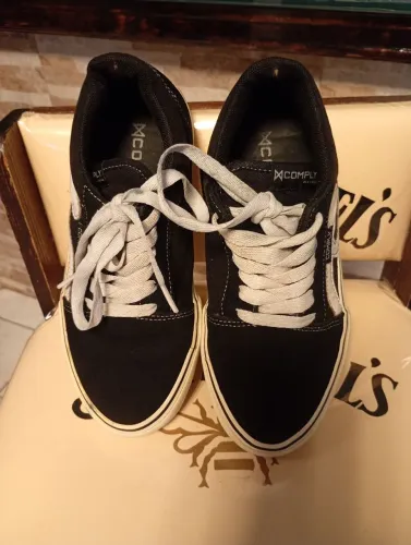 Tênis preto unissex 36
