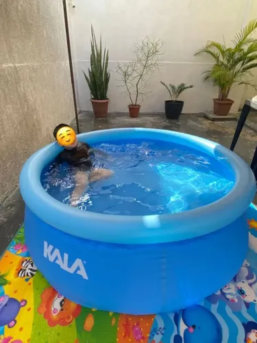 Piscina Mil litros Com Mais Bomba Infladora 