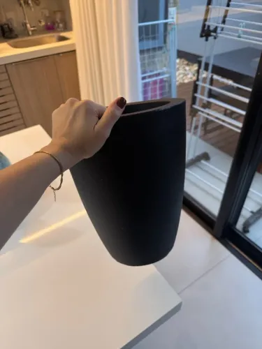 Vaso plastico preto fosco formato cone 24cm 