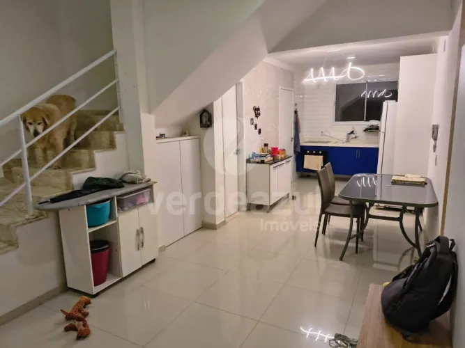 Sobrado, 2 dormitórios suíte e 2 vagas, em condominio ao lado da Av. das Amoreiras em Camp