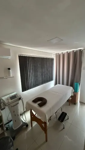 Repasse de Clínica Estética  com duas salas de atendimento. 