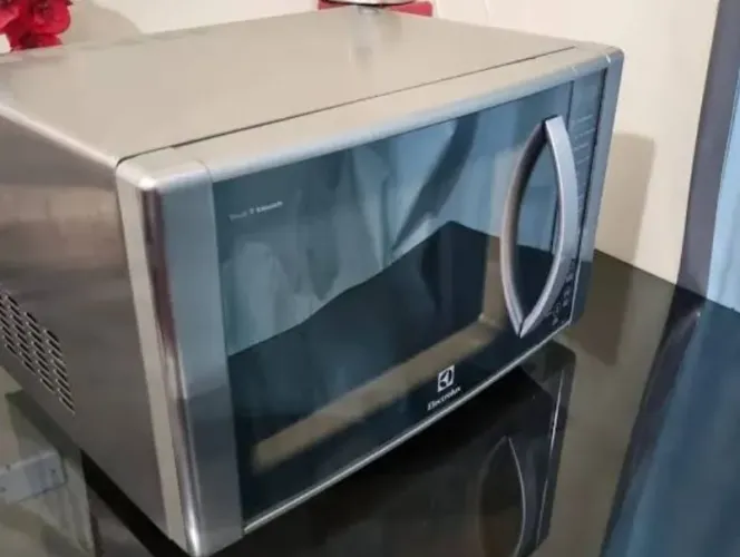 Micro-ondas electrolux 100%inox com grill 31 litros 127v entrego 500,00