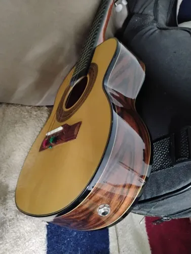 Cavaquinho estudio Rozini eletrico
