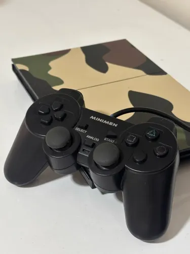 Ps2 com 1 controle , bastante conservado!