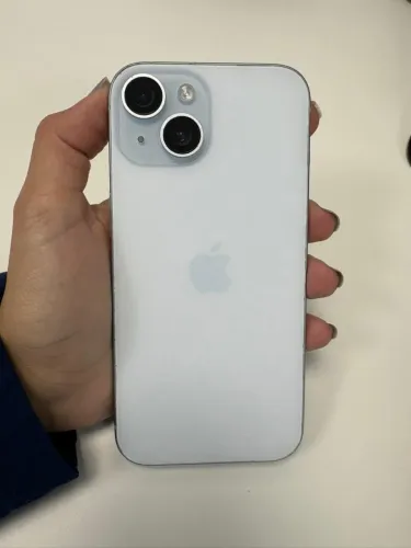 iPhone 15 azul