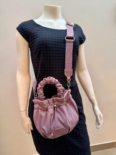 Bolsa Schutz Tiracolo Média Lolla em Nylon Violeta