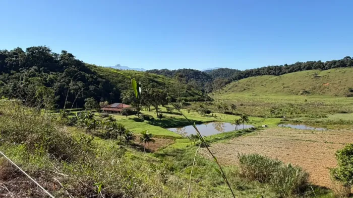Fazenda para Venda em Cachoeiras de Macacu, Setenta, 3 dormitórios, 2 suítes, 3 banheiros,