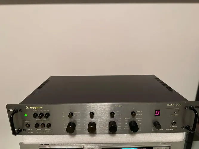 MIXER CYGNUS SAM 800 GRAFITE EXELENTE