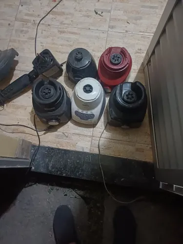 Vendo cinco motores de liquidificador e um de ventilador 