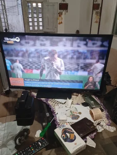 TV Panasonic 32 - Funcionando - Com detalhe na tela