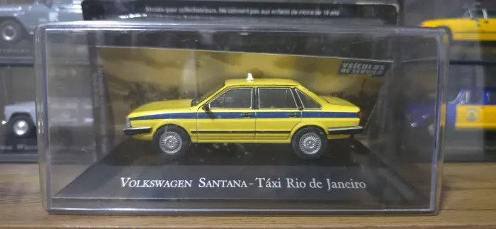 Miniatura Santana Táxi Rio de Janeiro 1:43 Lacrado
