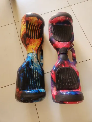 2 Hoverboard usado com carregador 300,00 cada