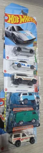 LOTE DE CARRINHOS HOTWHEELS E MAISTO