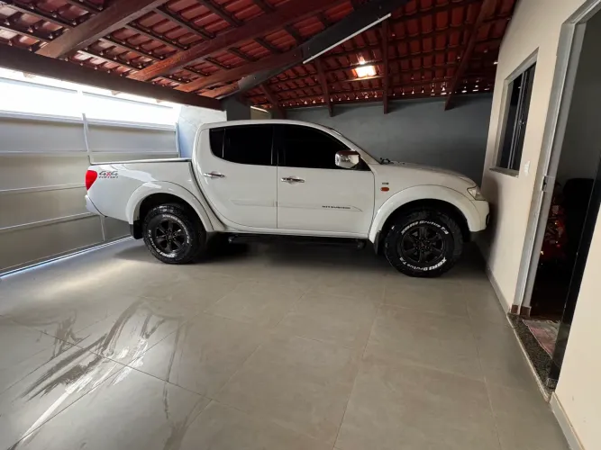 Mitsubishi L200 Triton HPE 3.5 CD V6 24V Flex Aut. 2013