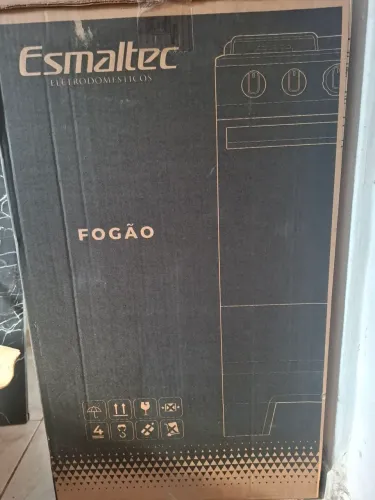 Fogão novo na caixa , nunca usado.